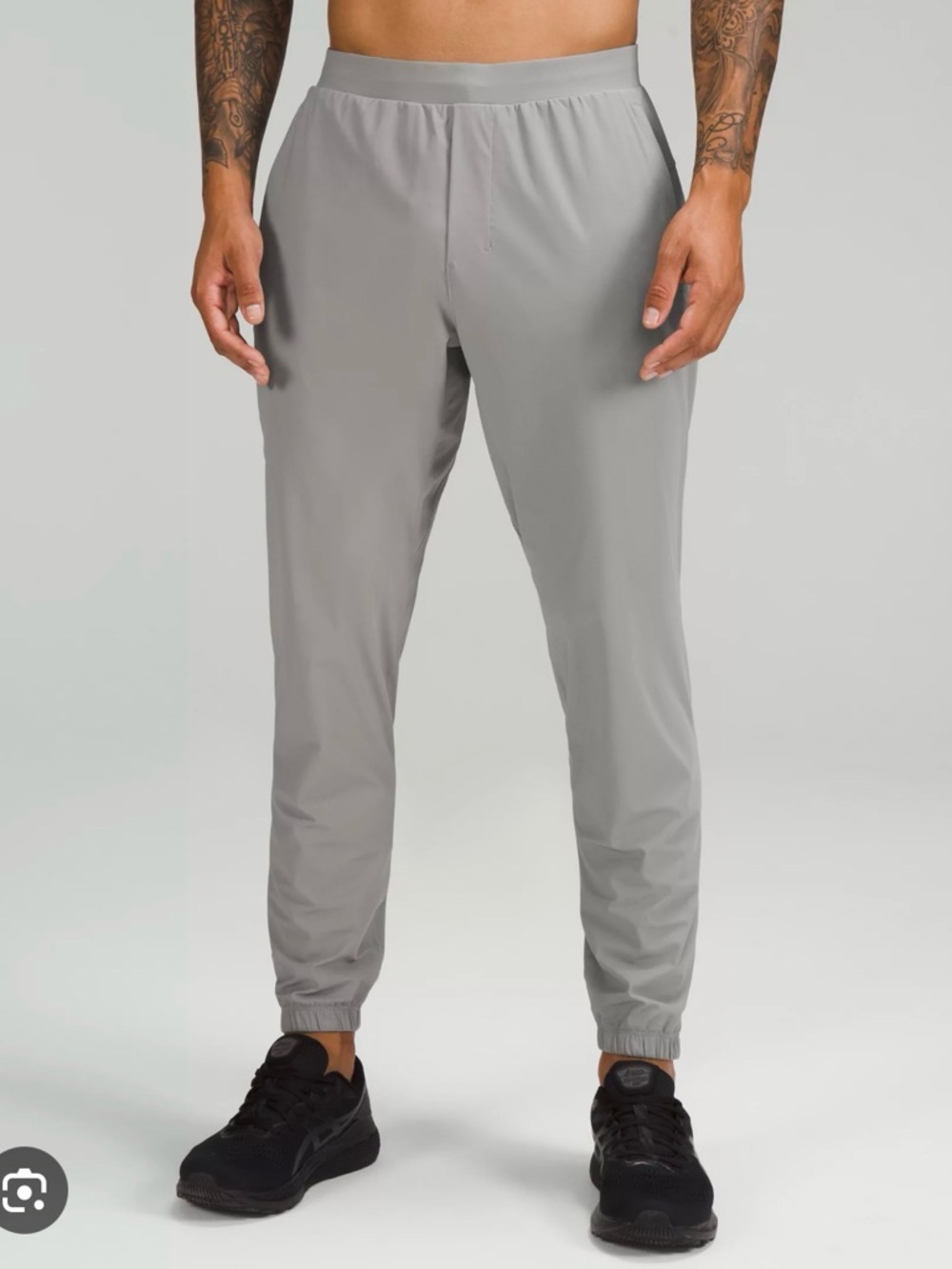 lululemon athletica Men's Gray surge jogger *shorter